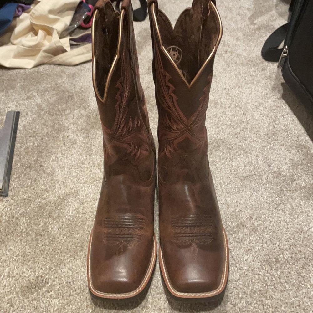 Ariat Brown Western Leather Cowboy Boots with Tan Stitching - Picture 4 of 4